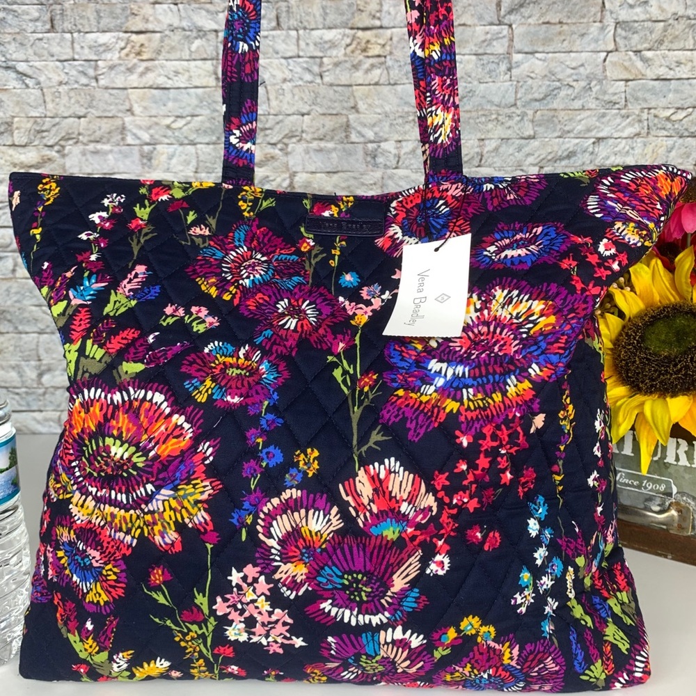 SOLD Vera Bradley Essential Tote Bag